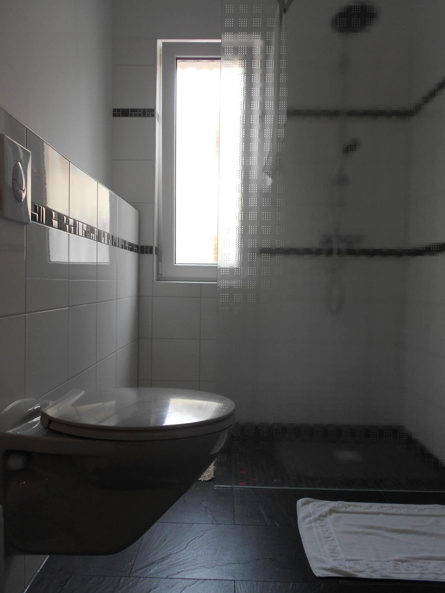 Apartment-Pension Schwalbennest Херцогенаурах Номер фото