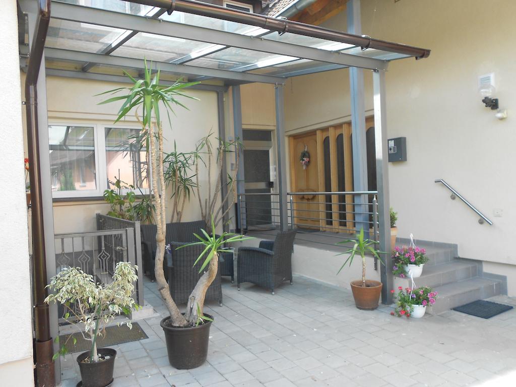 Apartment-Pension Schwalbennest Херцогенаурах Экстерьер фото