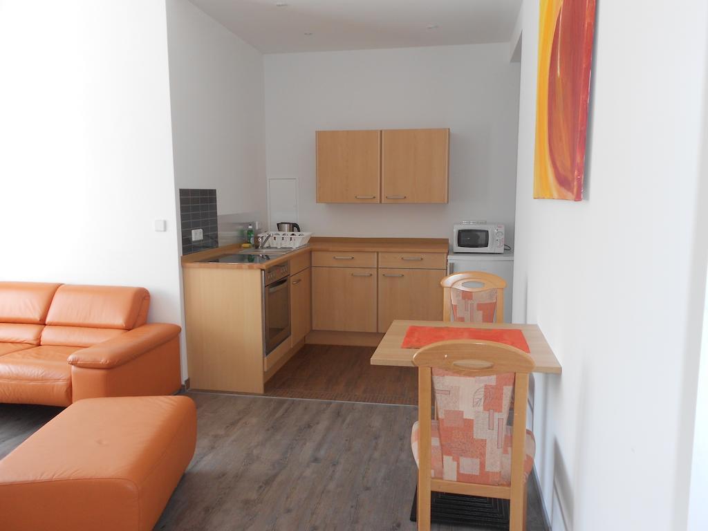 Apartment-Pension Schwalbennest Херцогенаурах Номер фото