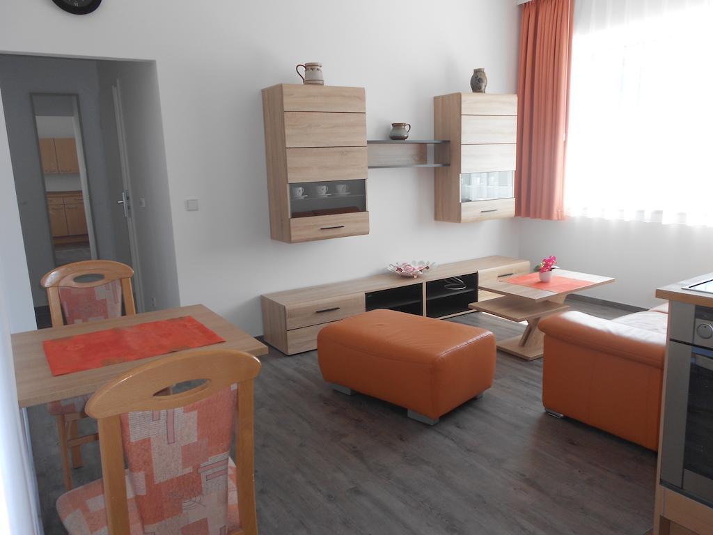 Apartment-Pension Schwalbennest Херцогенаурах Номер фото